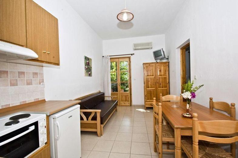 Athina Apartments Neo Klima Habitación foto